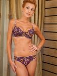 Figi Figi Model Rose